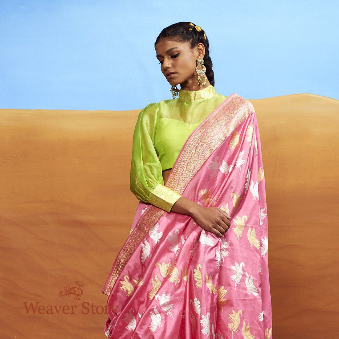 Handwoven_Light_Pink_Banarasi_Saree_with_Birds_woven_in_Kadhwa_Weave_WeaverStory_01