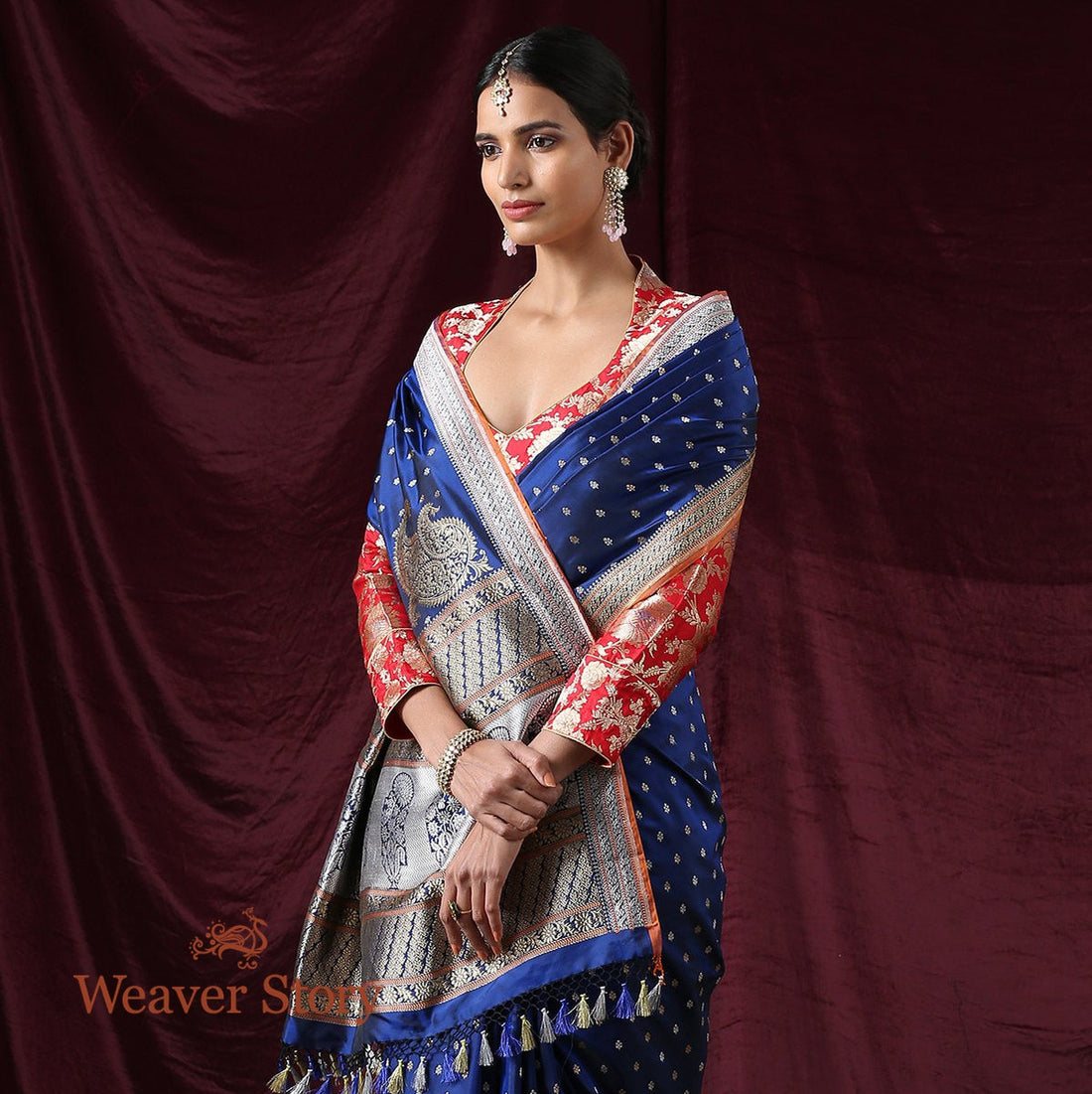 Handloom_Blue_Kadhwa_Booti_Jangla_Saree_WeaverStory_01