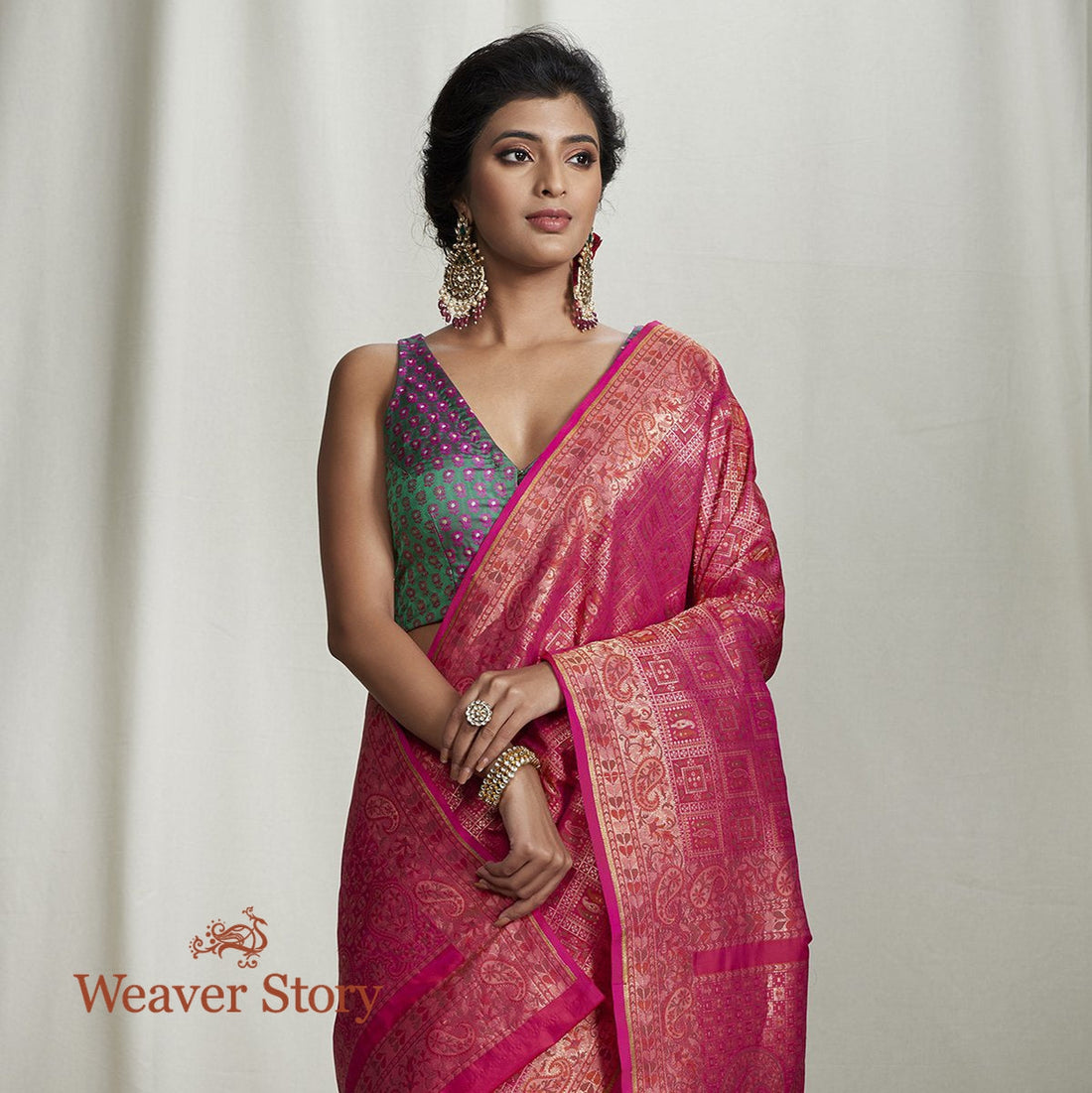 Handwoven_Pink_Banarasi_Gharchola_Saree_WeaverStory_01