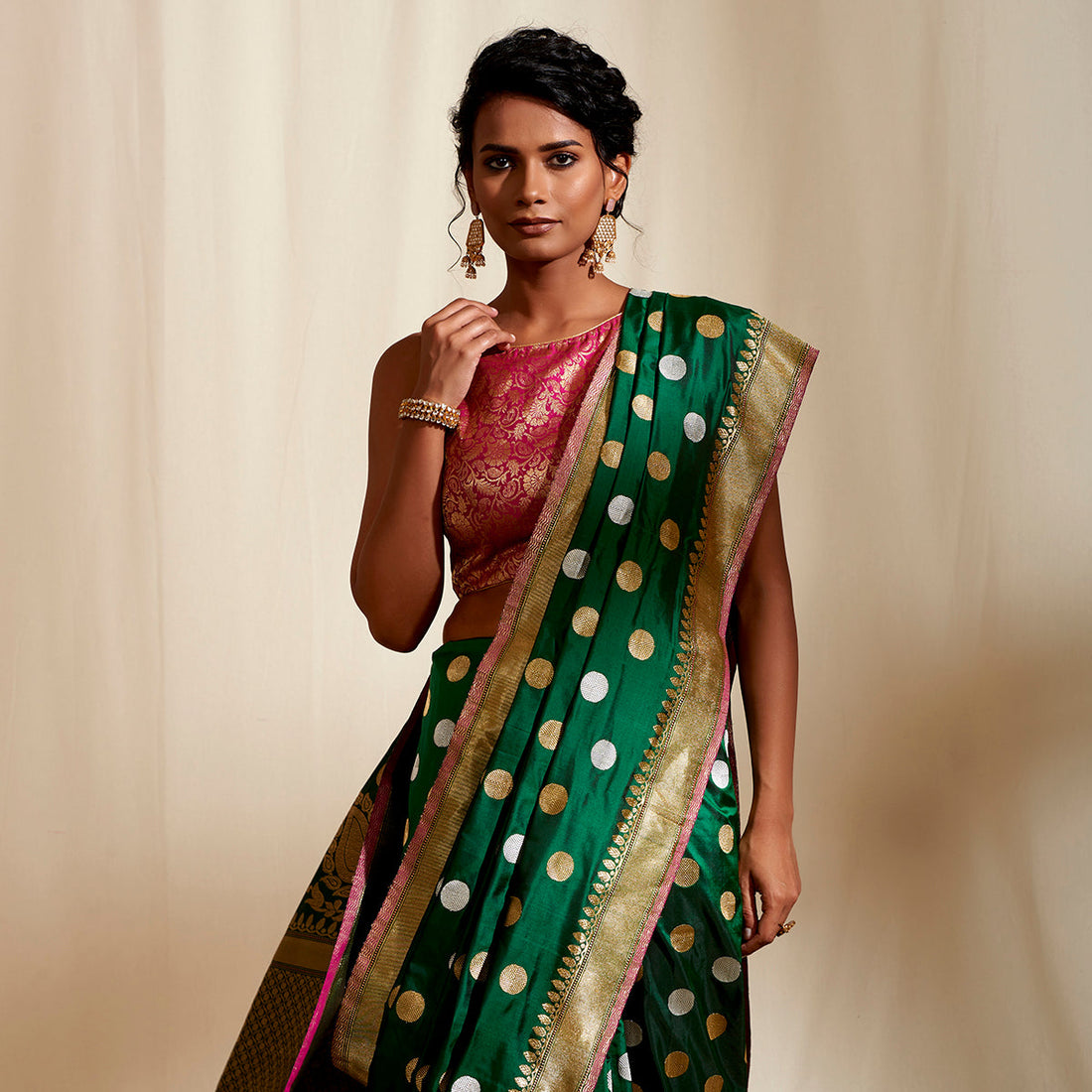 Emerald_Green_Kadhwa_Banarasi_Handloom_Saree_Woven_Asharfi_Motifs_WeaverStory_01