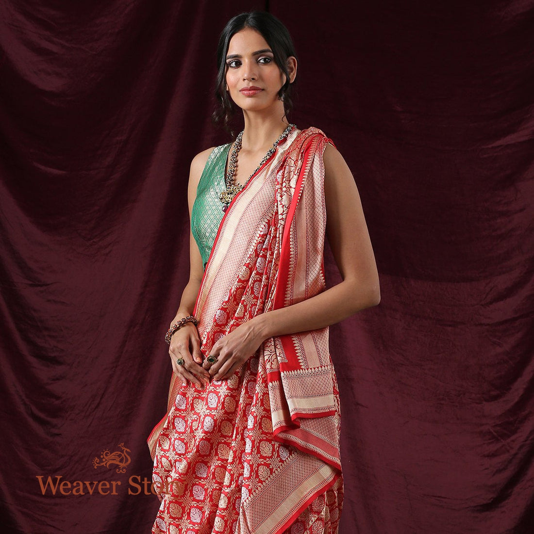 Handloom_Red_Kadhwa_Jangla_Saree_WeaverStory_01