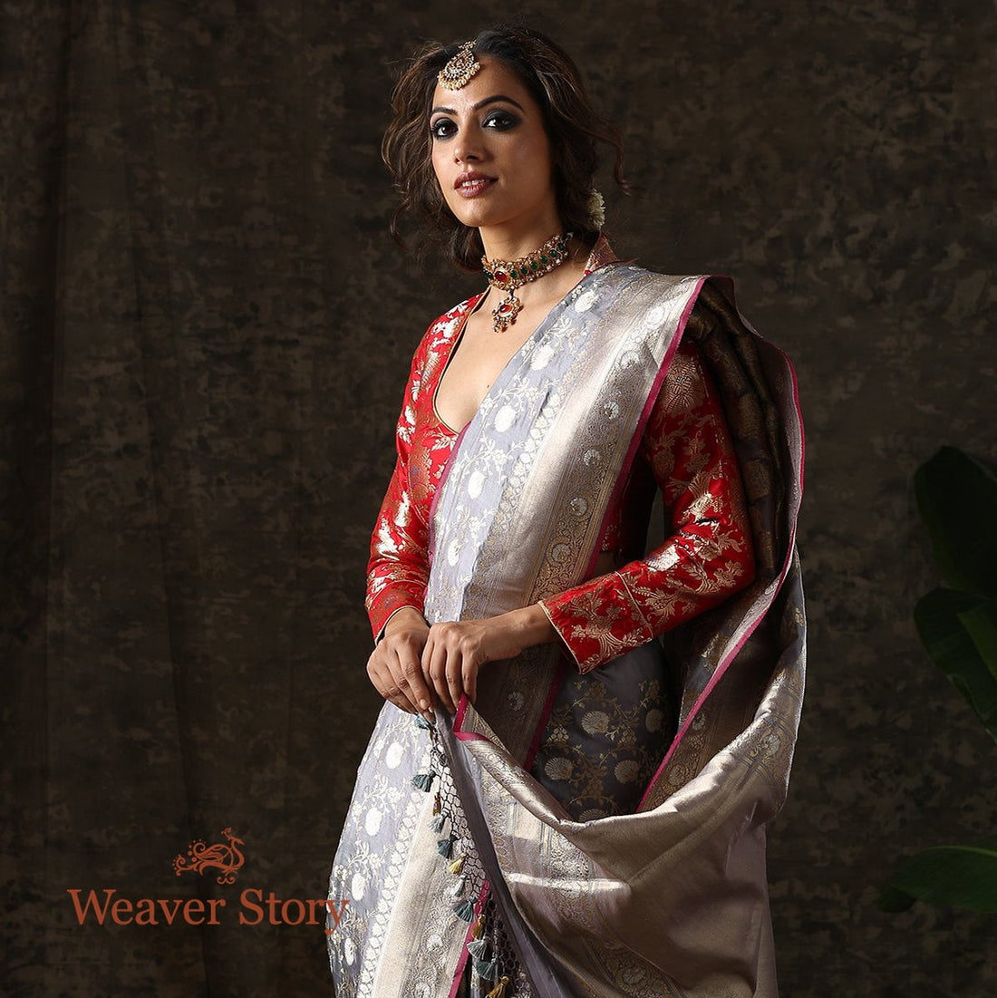 Handloom_Grey_Kadhwa_Banarasi_Saree_with_Sona_Rupa_Zari_WeaverStory_01