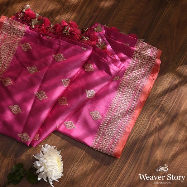 Handwoven_Pink_Banarasi_Kadhwa_Booti_Dupatta_WeaverStory_01