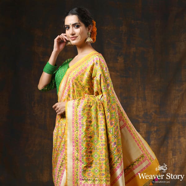 Handwoven_Pink_Banarasi_Patola_Saree_WeaverStory_01