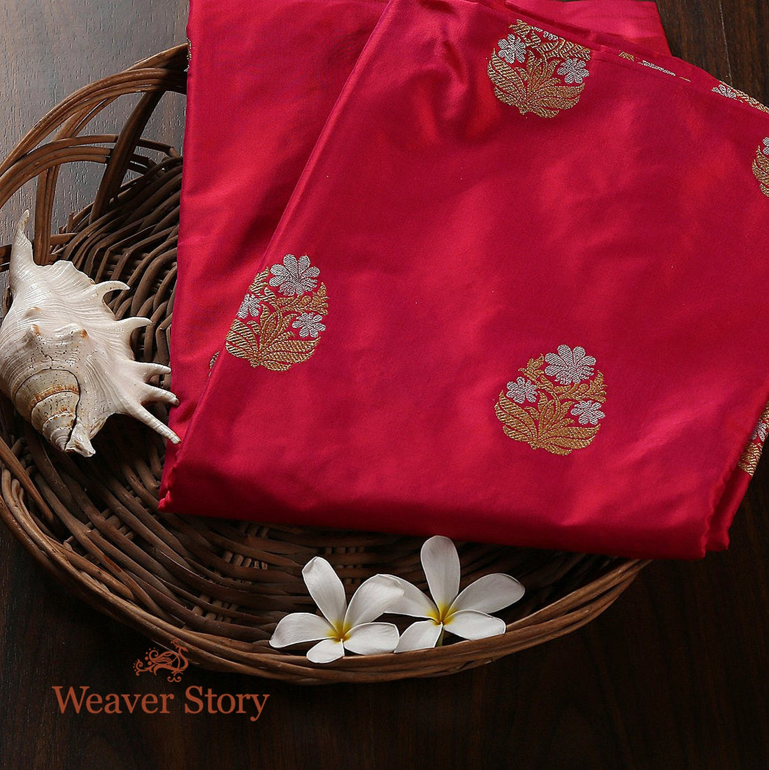 Handloom_Pink_Kadhwa_Booti_Fabric_WeaverStory_01
