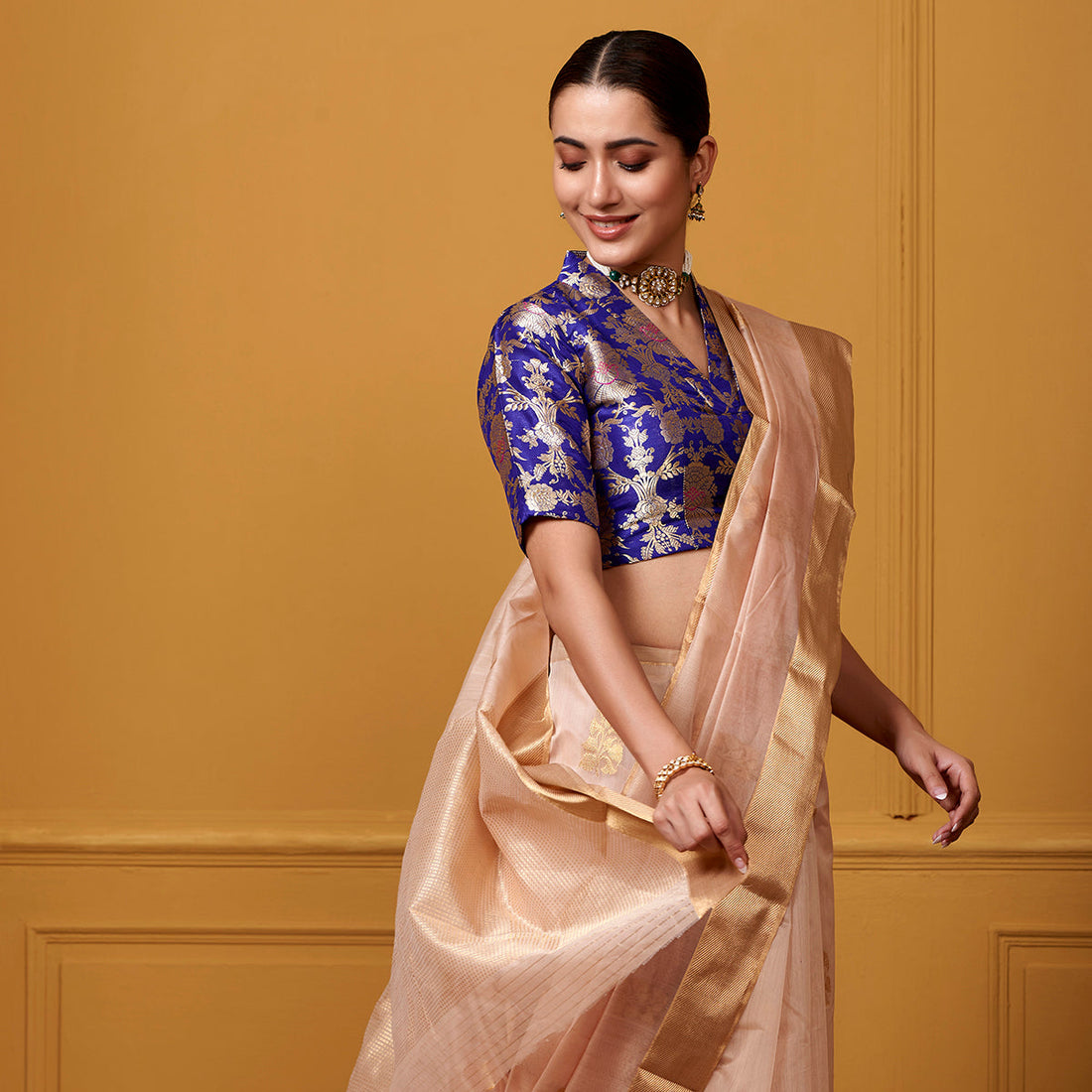 Handloom_Soft_Peach_Flower_Motif_Mercerised_Cotton_Chanderi_Saree_WeaverStory_01