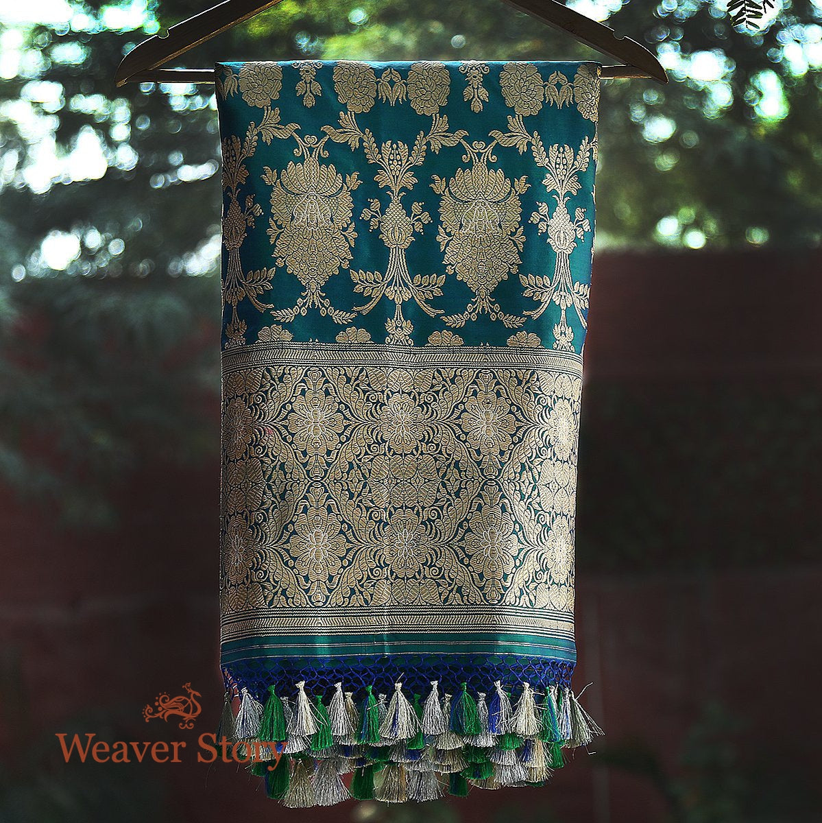 Handwoven_Green_Banarasi_Jangla_Dupatta_WeaverStory_01