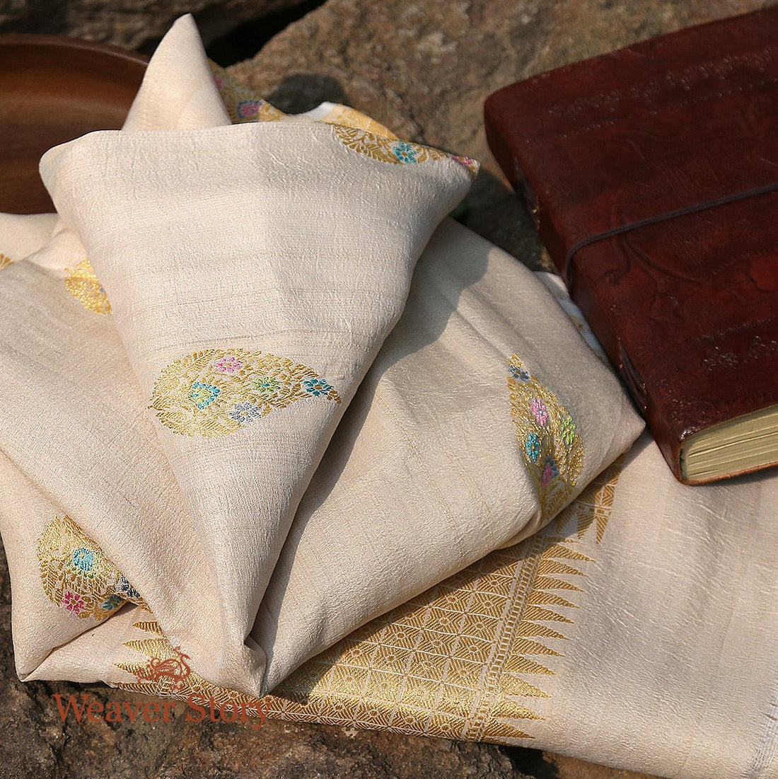 Handloom_Tusser_Georgette_Dupatta_WeaverStory_01