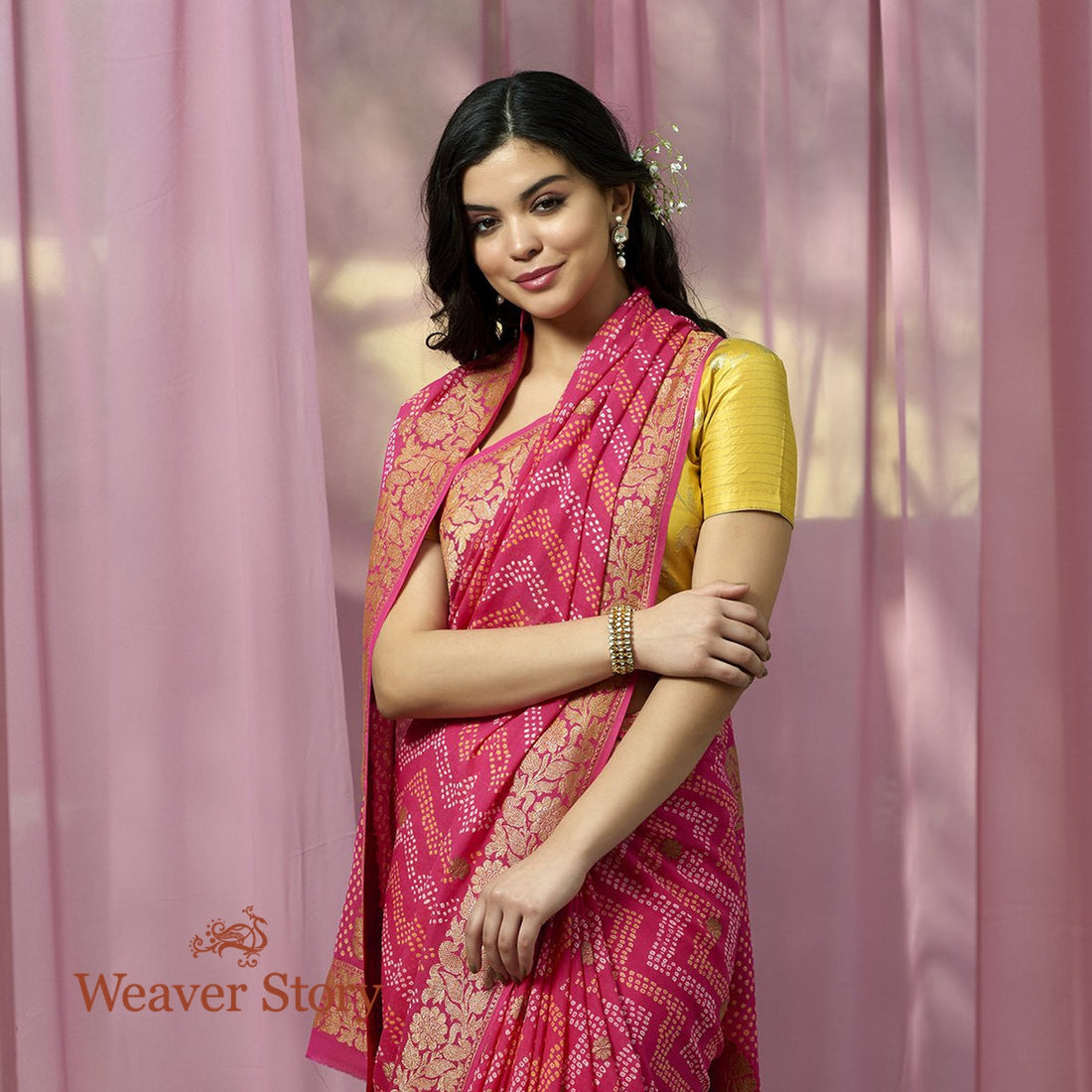 Handwoven_Pink_Chevron_Bandhej_Saree_WeaverStory_01