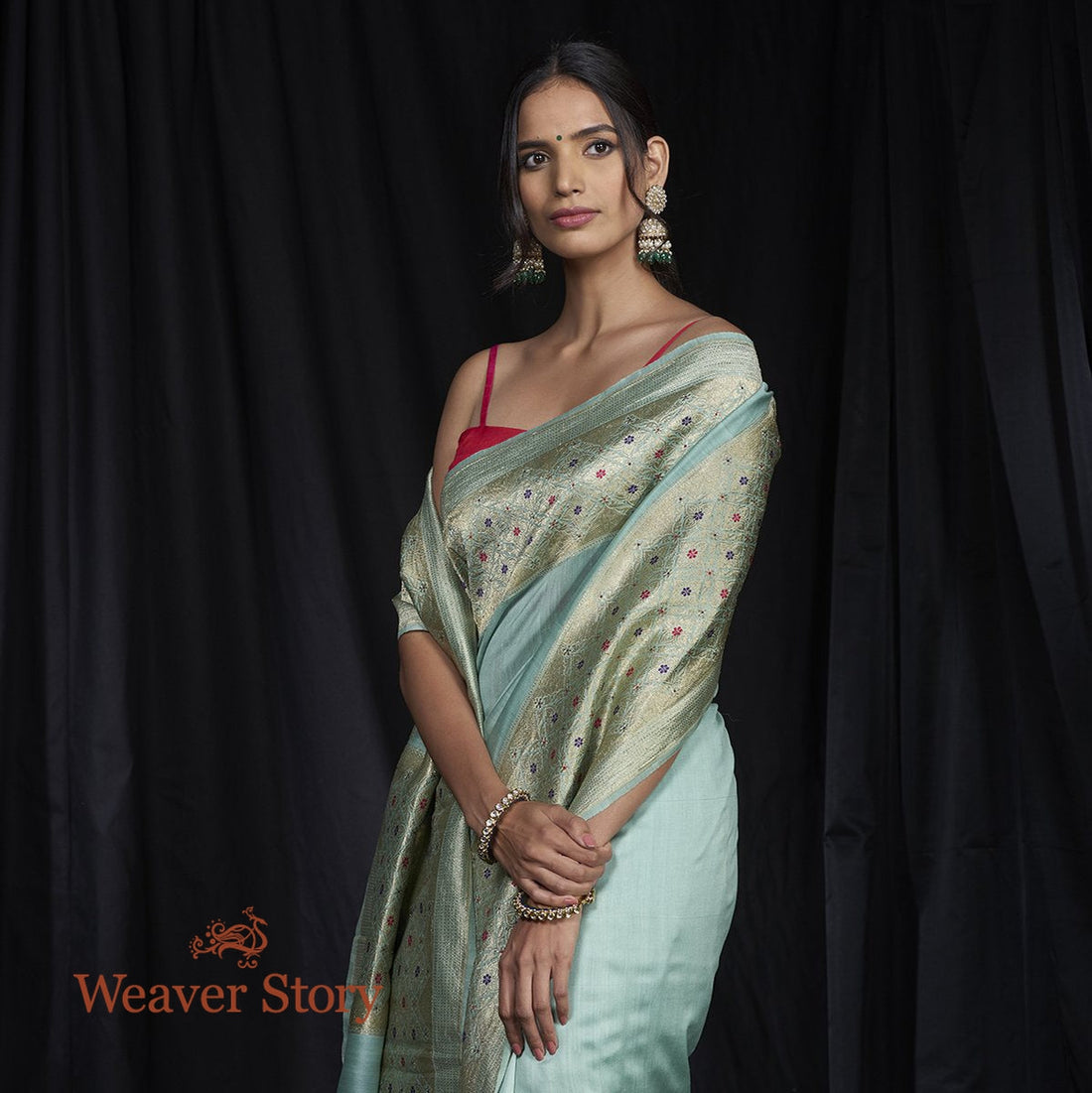 Handwoven_Munga_Broad_Border_Saree_WeaverStory_01
