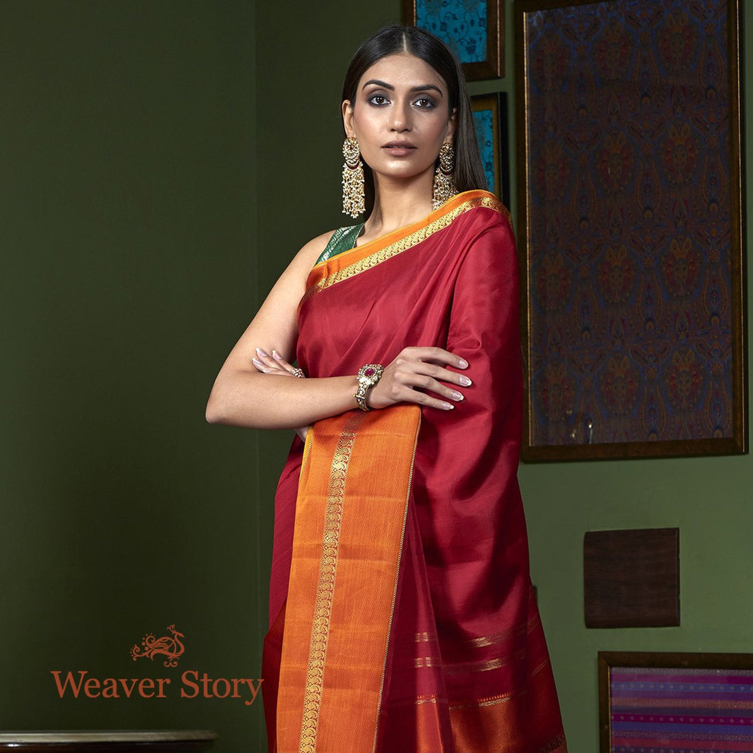 Handwoven_Maroon_Plain_Kanjivaram_Orange_Broad_Border_WeaverStory_01