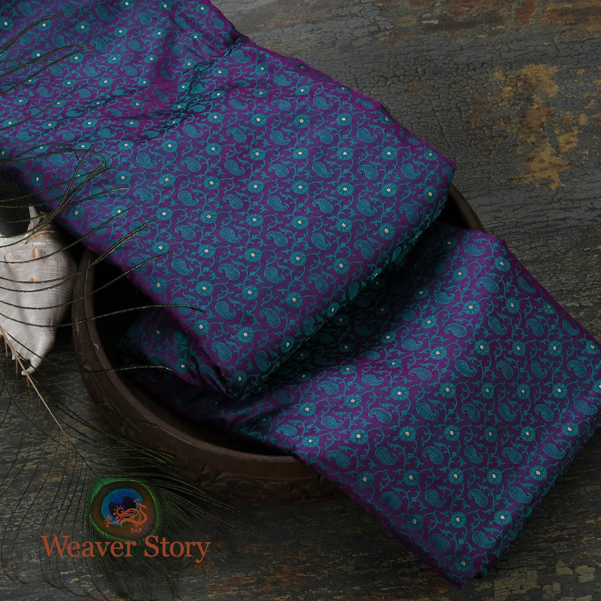 Handloom_Purple_and_Green_Tanchoi_Fabric_with_Paisley_and_Zari_Booti_WeaverStory_01