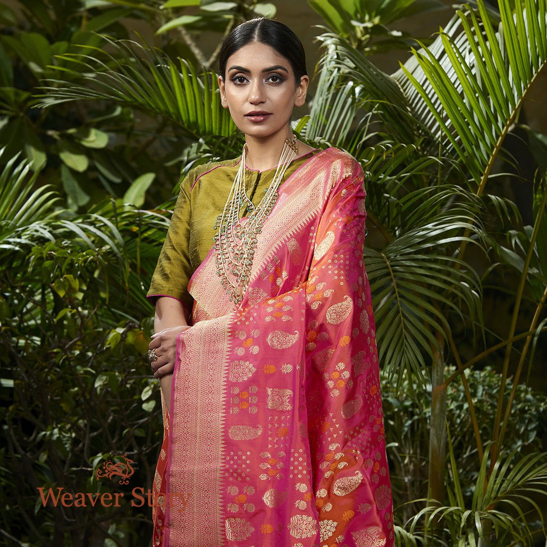 Handwoven_Rani_Real_Zari_Kadhwa_Booti_Saree_WeaverStory_01