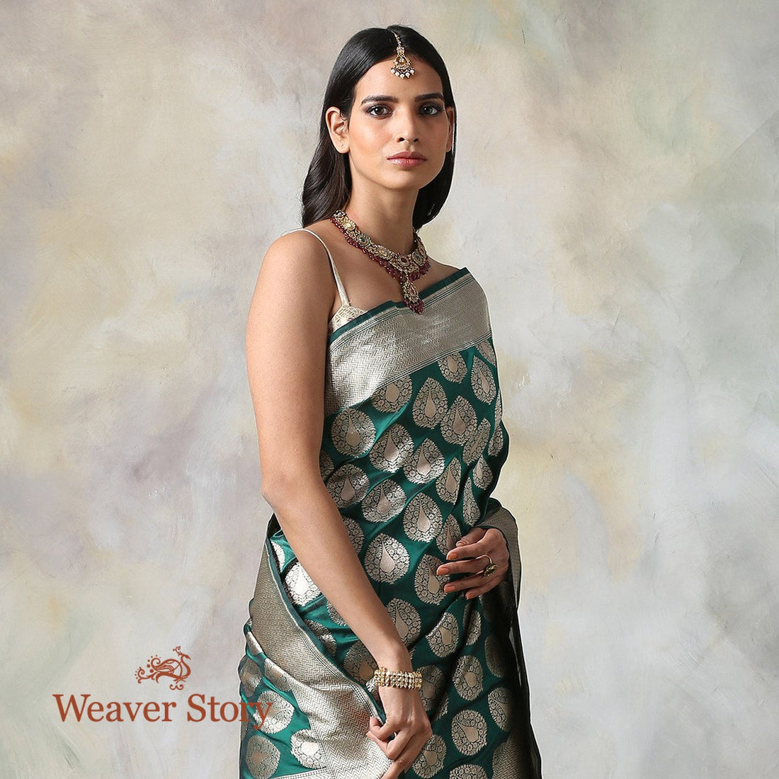 Handwoven_Emerald_Green_Cutwork_Boota_Banarasi_Saree_WeaverStory_01