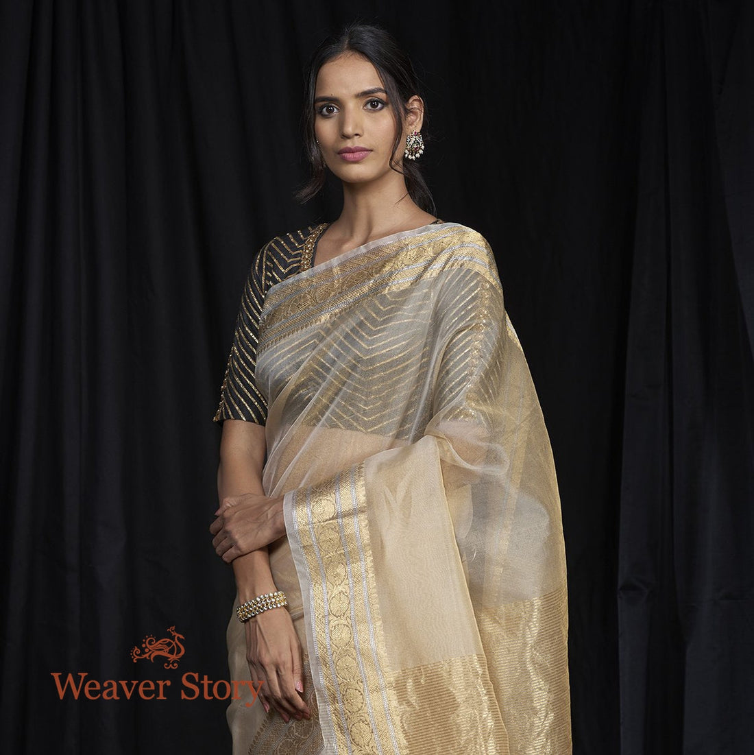Handwoven_Plain_Gold_Organza_Tissue_Saree_WeaverStory_01