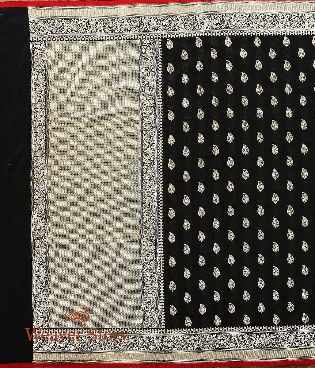 Handloom_Black_Banarasi_Dupatta_with_Mughal_Booti_WeaverStory_02