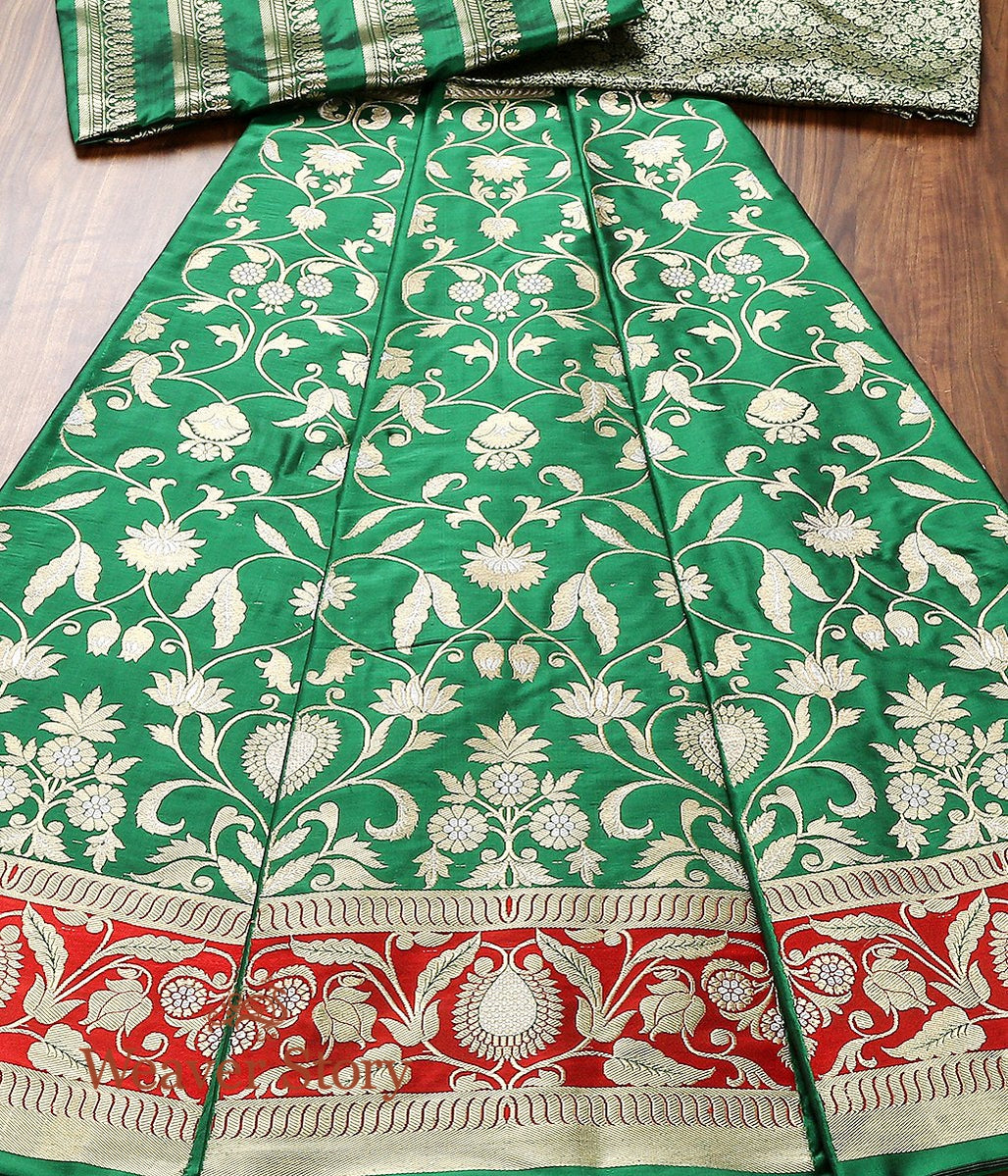 Handloom_Green_Kadhwa_Banarasi_Lehenga_with_Red_Border_WeaverStory_02