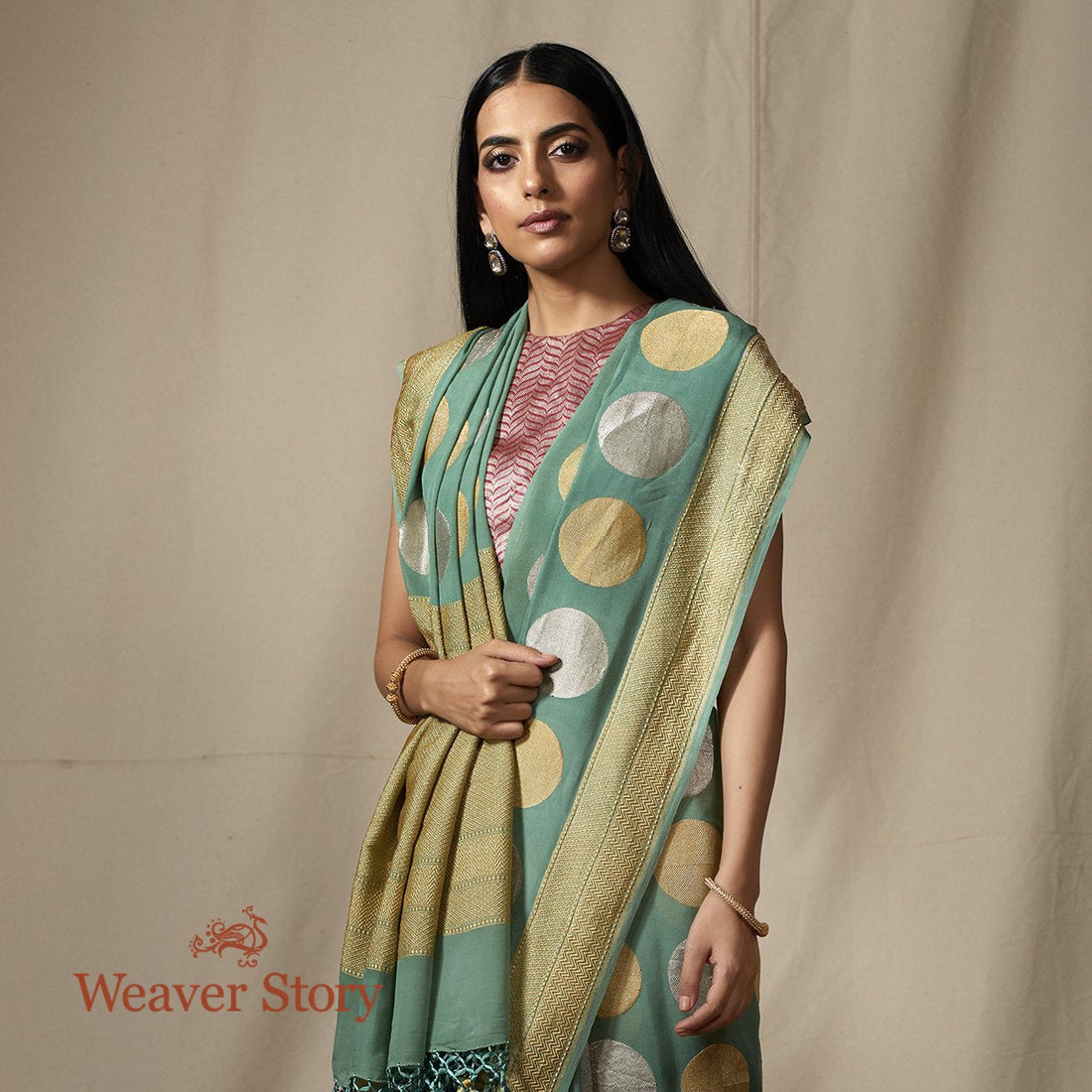 Handloom_Banaarsi_Georgette_Saree_in_Sage_Green_with_Kadhwa_Boota_WeaverStory_01