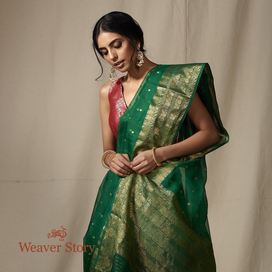 Handwoven_Green_Silk_Organza_Saree_Woven_in_Chanderi_WeaverStory_01