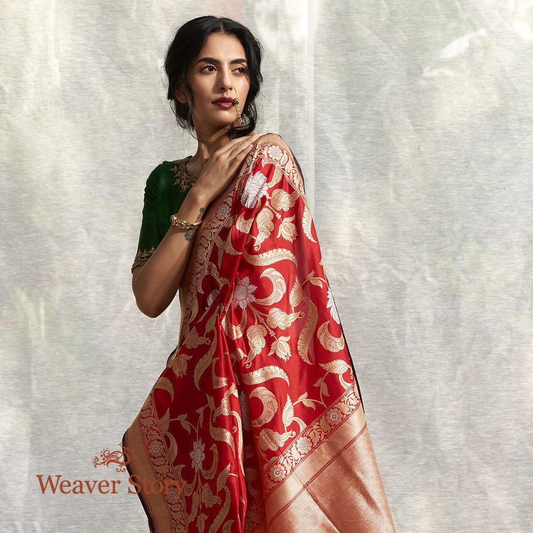 Handloom_Red_Banarasi_Saree_with_Mughal_Mehraab_Jaal_WeaverStory_01