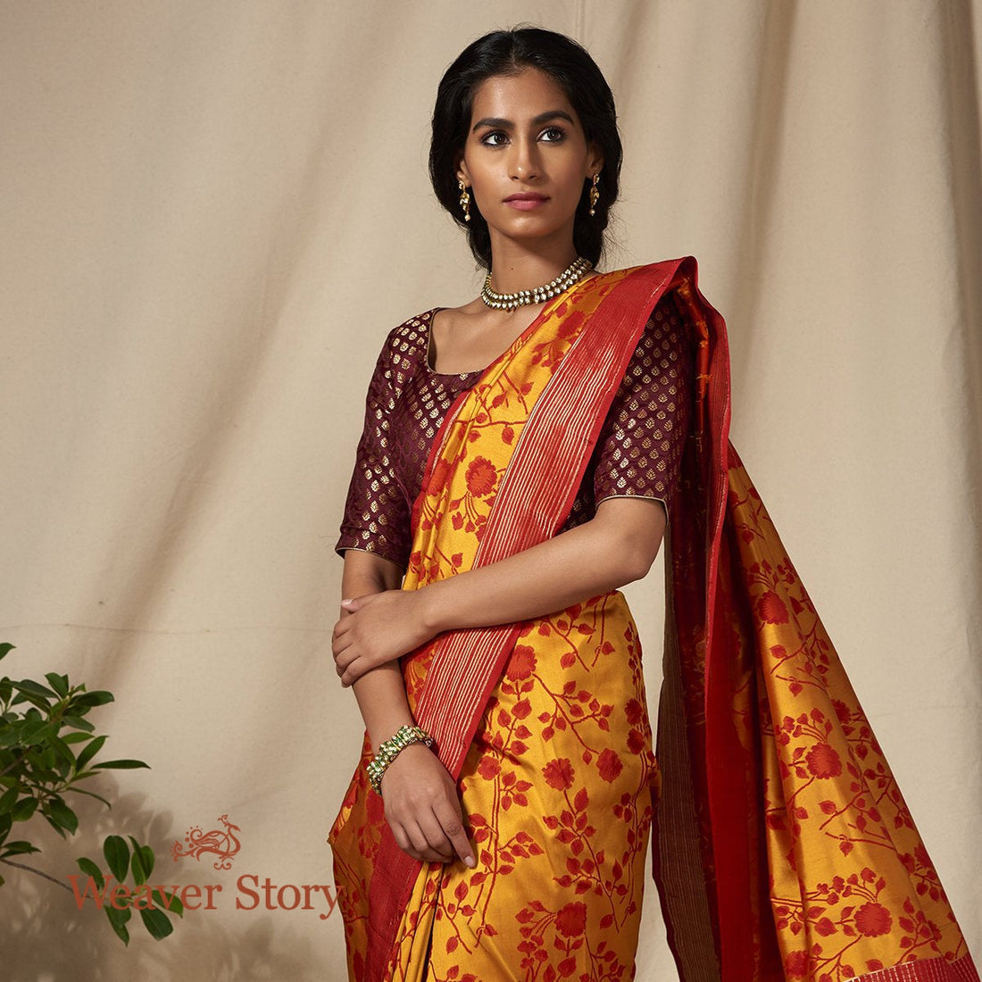 Handwoven_Banarasi_Jamawar_Saree_with_Floral_Weave_WeaverStory_01