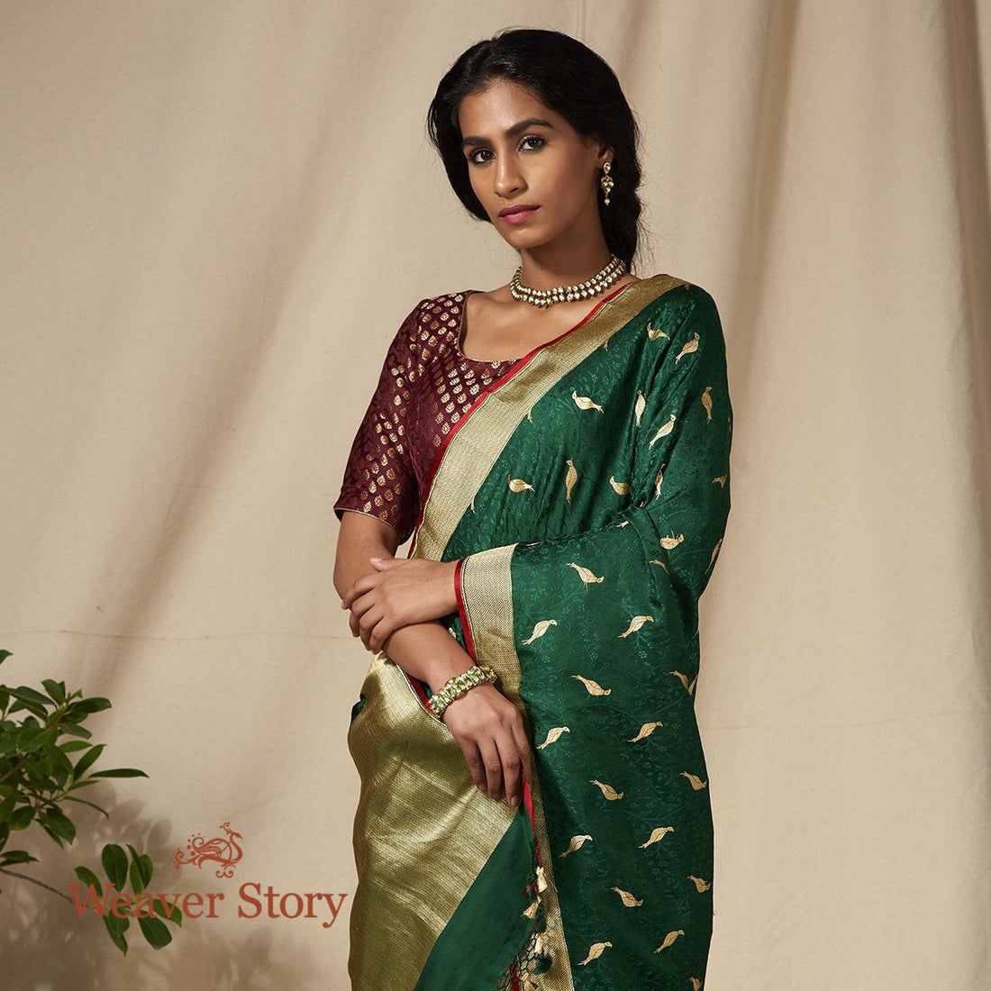 Handloom_Emerald_Green_Tanchoi_Saree_with_Woven_Birds_Motifs_WeaverStory_01