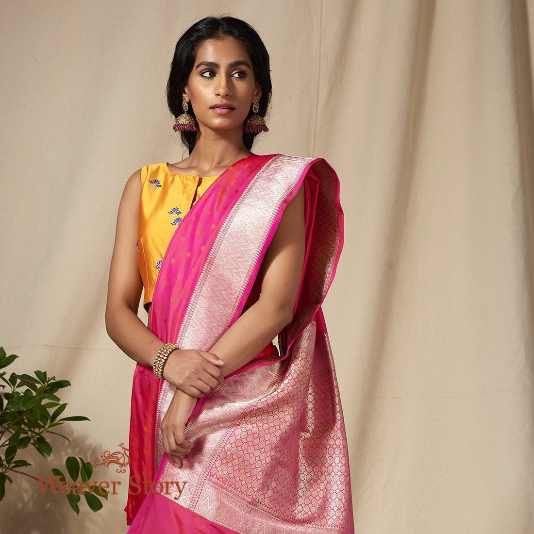 Handwoven_Pink_Banarasi_Tanchoi_Saree_with_Polka_Dots_Woven_in_Resham_WeaverStory_01