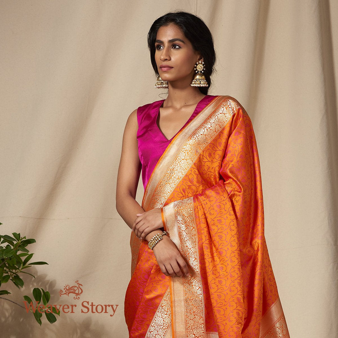 Handwoven_Orange_and_Red_Dual_Tone_Banarasi_Tanchoi_Saree_WeaverStory_01