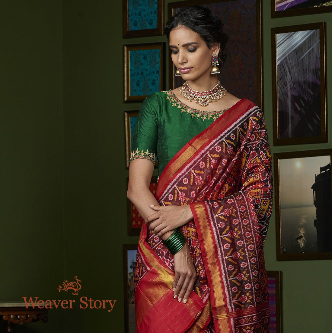 Handwoven_Red_and_Mustard_Gujarat_Patola_Saree_WeaverStory_01
