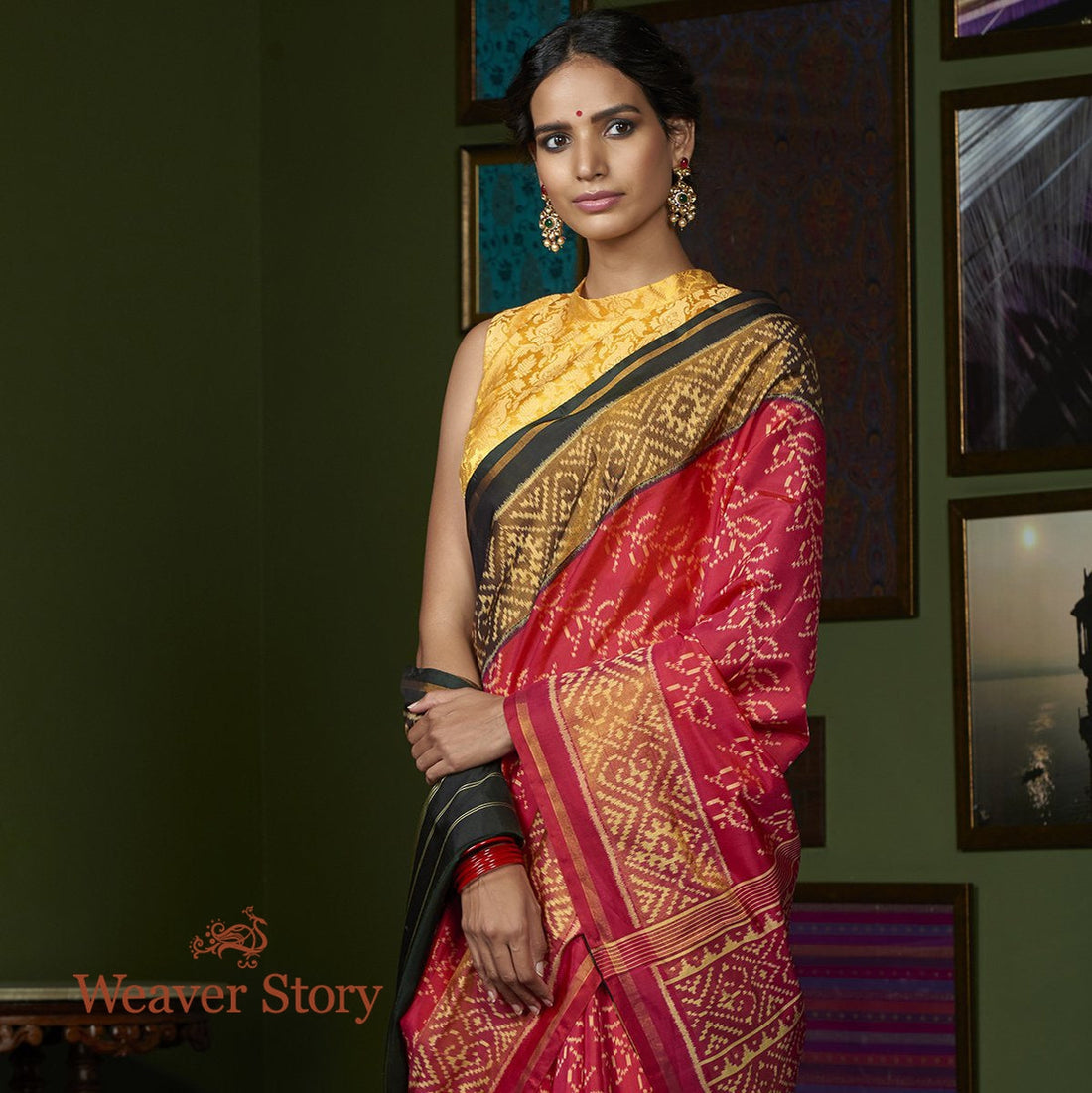 Handwoven_Red_and_Black_Single_Ikat_Gujarat_Patola_Saree_WeaverStory_01