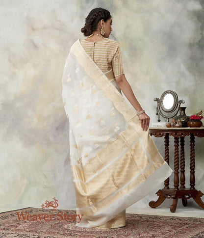 Handloom_OffWhite_and_Gold_Kora_Silk_Banarasi_Saree_WeaverStory_03