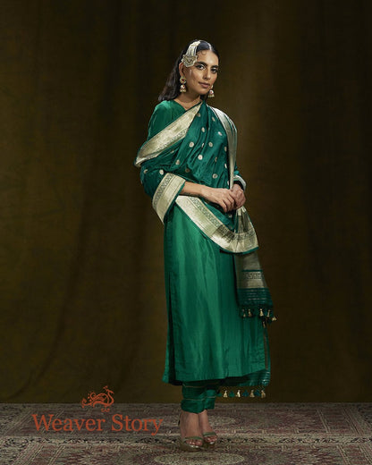 Emerald_Green_Pure_Mulberry_Silk_Kalidar_Suit_Set_with_Banarasi_Dupatta_WeaverStory_02