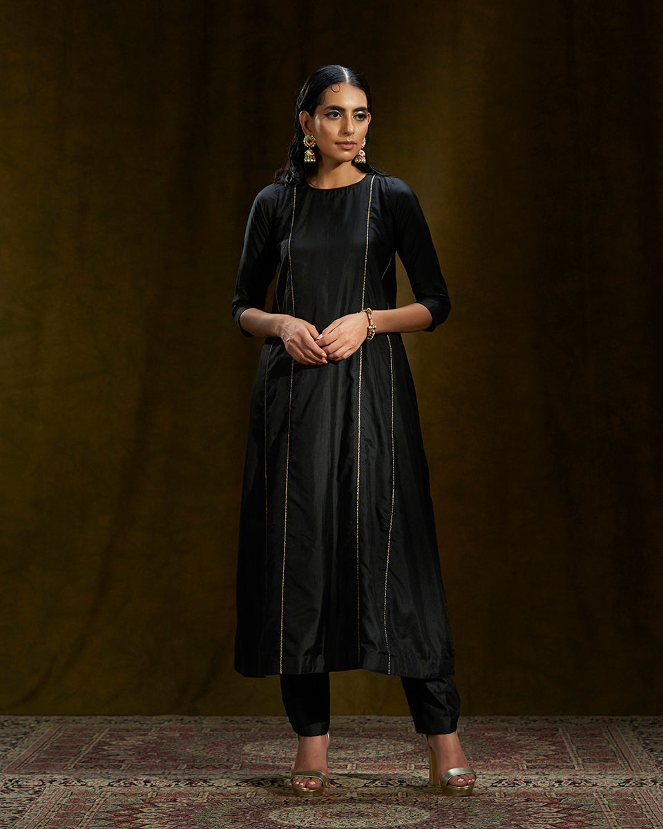 Black_Pure_Silk_Gherdaar_Kurta_with_Pants_WeaverStory_01