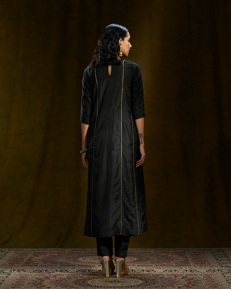 Black_Pure_Silk_Gherdaar_Kurta_with_Pants_WeaverStory_02