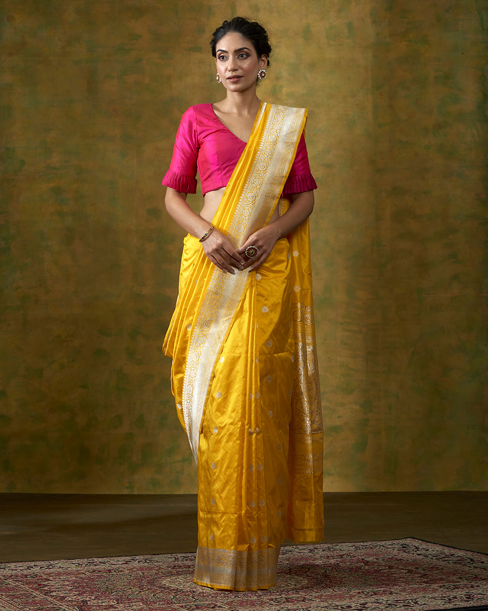 Yellow_Handloom_Pure_Katan_Silk_Banarasi_Saree_with_Kadhwa_Booti_WeaverStory_02