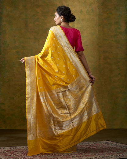 Yellow_Handloom_Pure_Katan_Silk_Banarasi_Saree_with_Kadhwa_Booti_WeaverStory_03