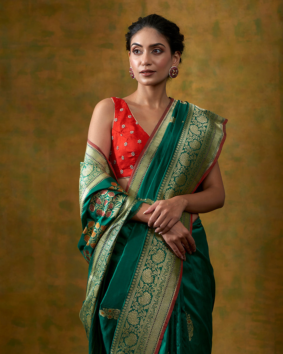 Emerald_Green_Banarasi_Handloom_Saree_with_Kadhwa_Meenakari_Booti_and_Floral_Border_WeaverStory_01