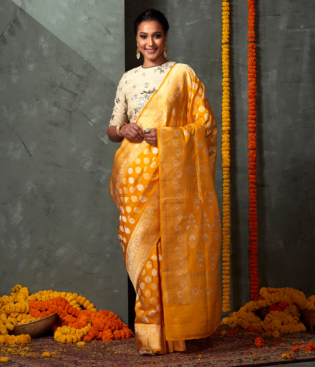 Handloom_Mango_Yellow_Kadhwa_Jangla_WeaverStory_02