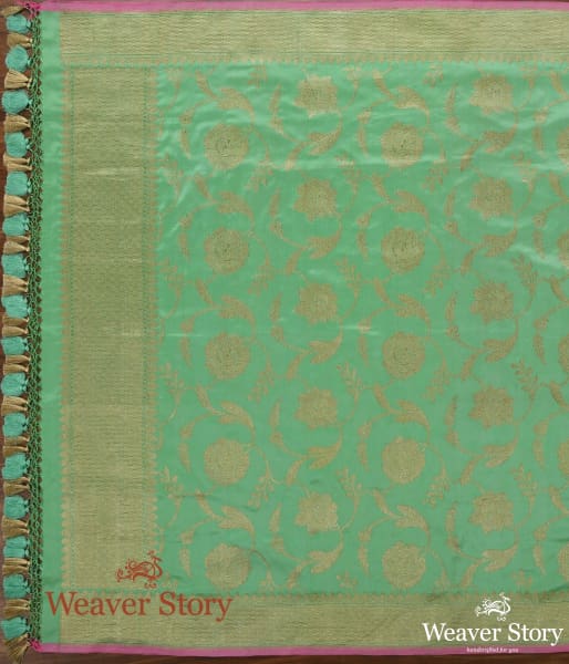 Handwoven_Light_Green_Kadhwa_Jangla_Dupatta_WeaverStory_02