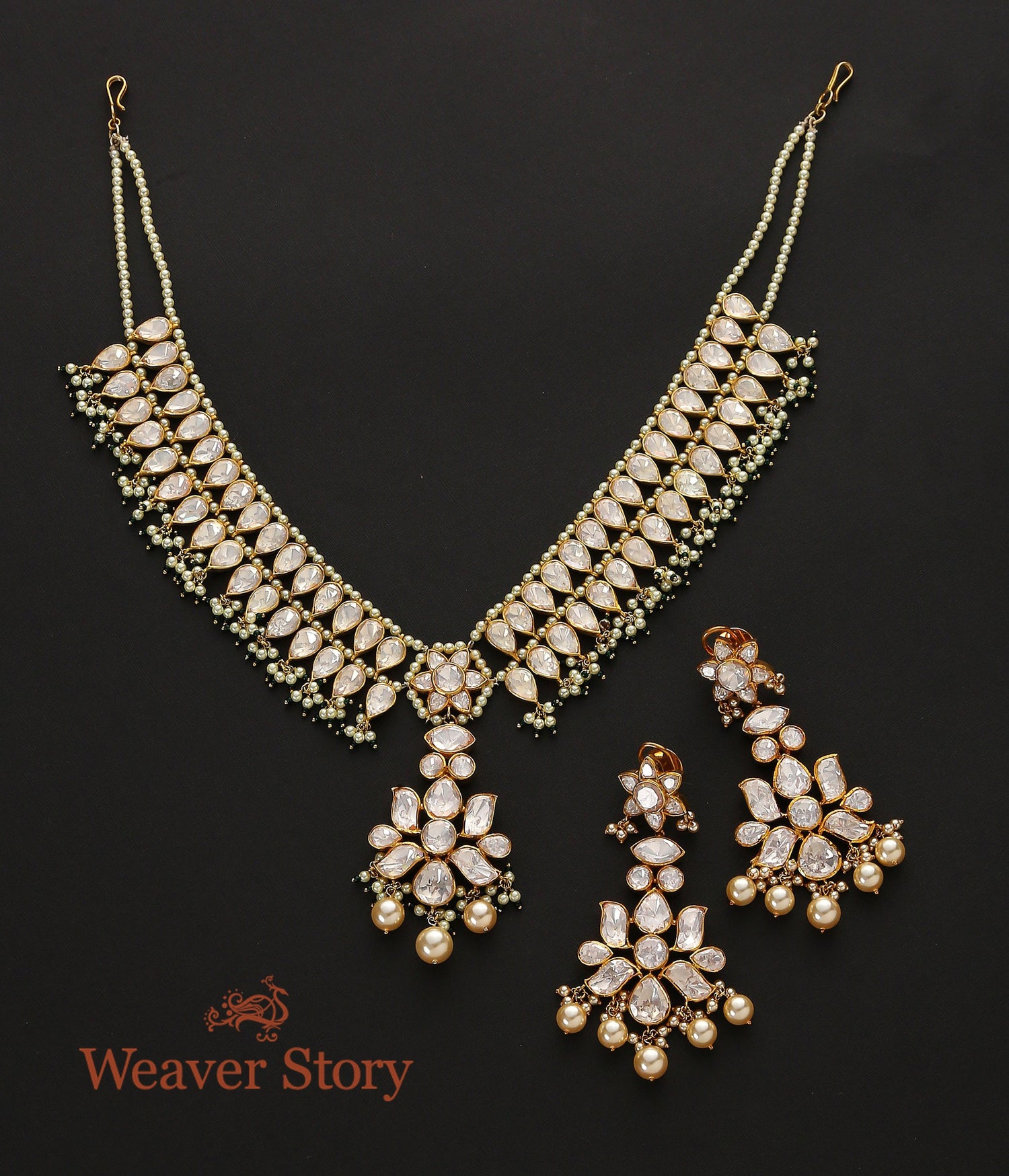 Raajsi_Necklace_with_Moissanite_Polki_Crafted_in_Pure_Silver_WeaverStory_02