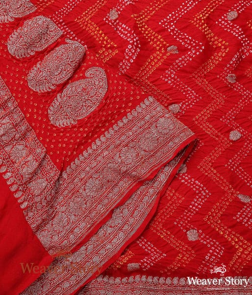 Handwoven_Red_Kadhwa_Bandhani_Dupatta_WeaverStory_02