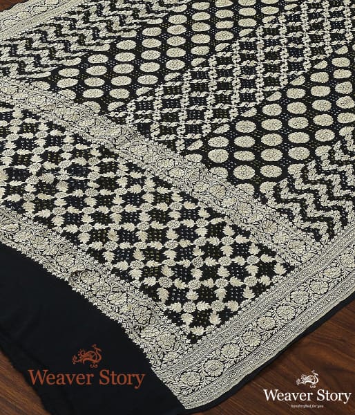 Handwoven_Banarasi_Bandhani_Georgette_Dupatta_WeaverStory_02