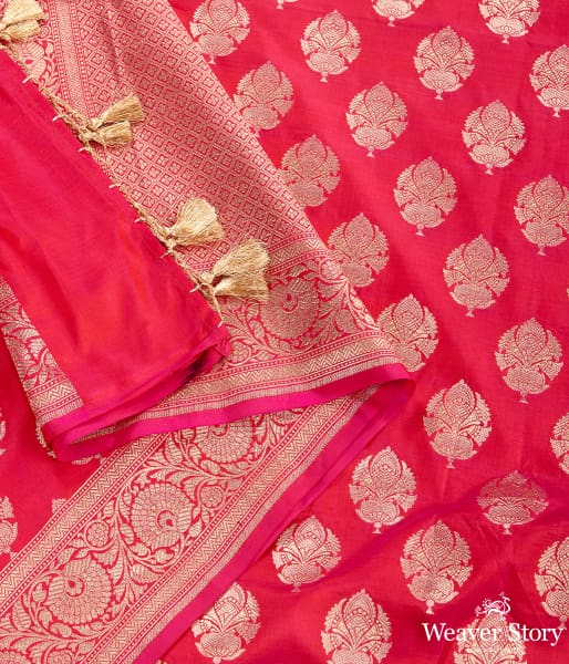 Handwoven_Pink_Orange_Shot_Color_Dupatta_with_Floral_Border_WeaverStory_02