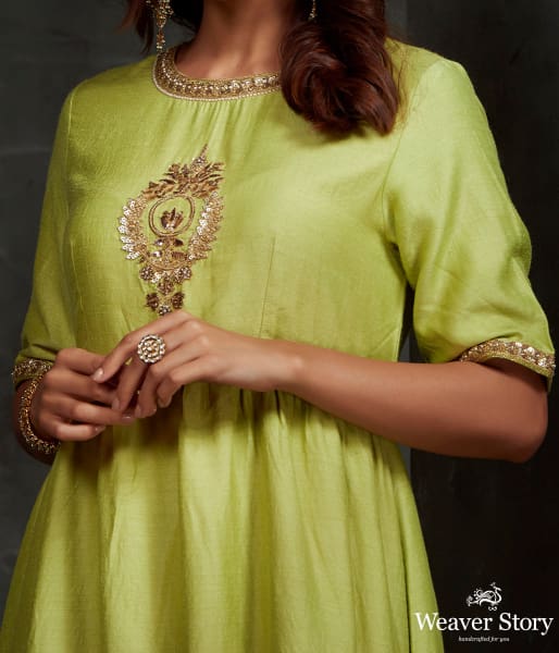 Hand_front_boota_embroidered_munga_silk_suit_in_green_color_with_brocade_palazzo_WeaverStory_02