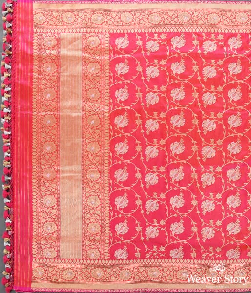 Handwoven_Pink_and_Orange_Dual_Tone_Kadhwa_Jangla_Dupatta_WeaverStory_02