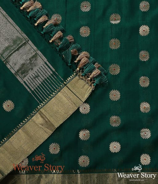 Handwoven_Green_Cotton_Silk_Dupatta_with_Kadhwa_Booti_WeaverStory_02