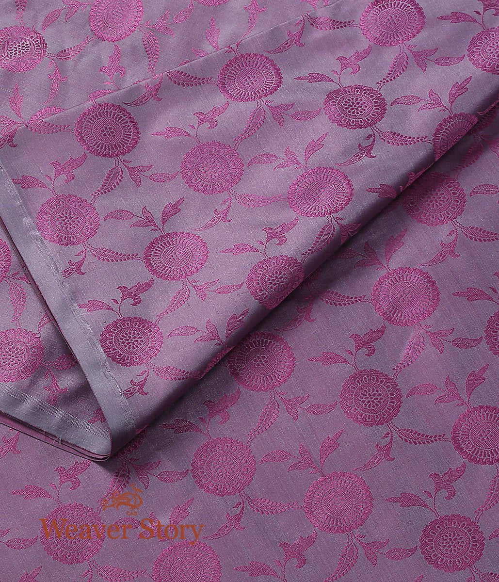 Handloom_Grey_and_Pink_Dual_Tone_Self_Tanchoi_Fabric_WeaverStory_02