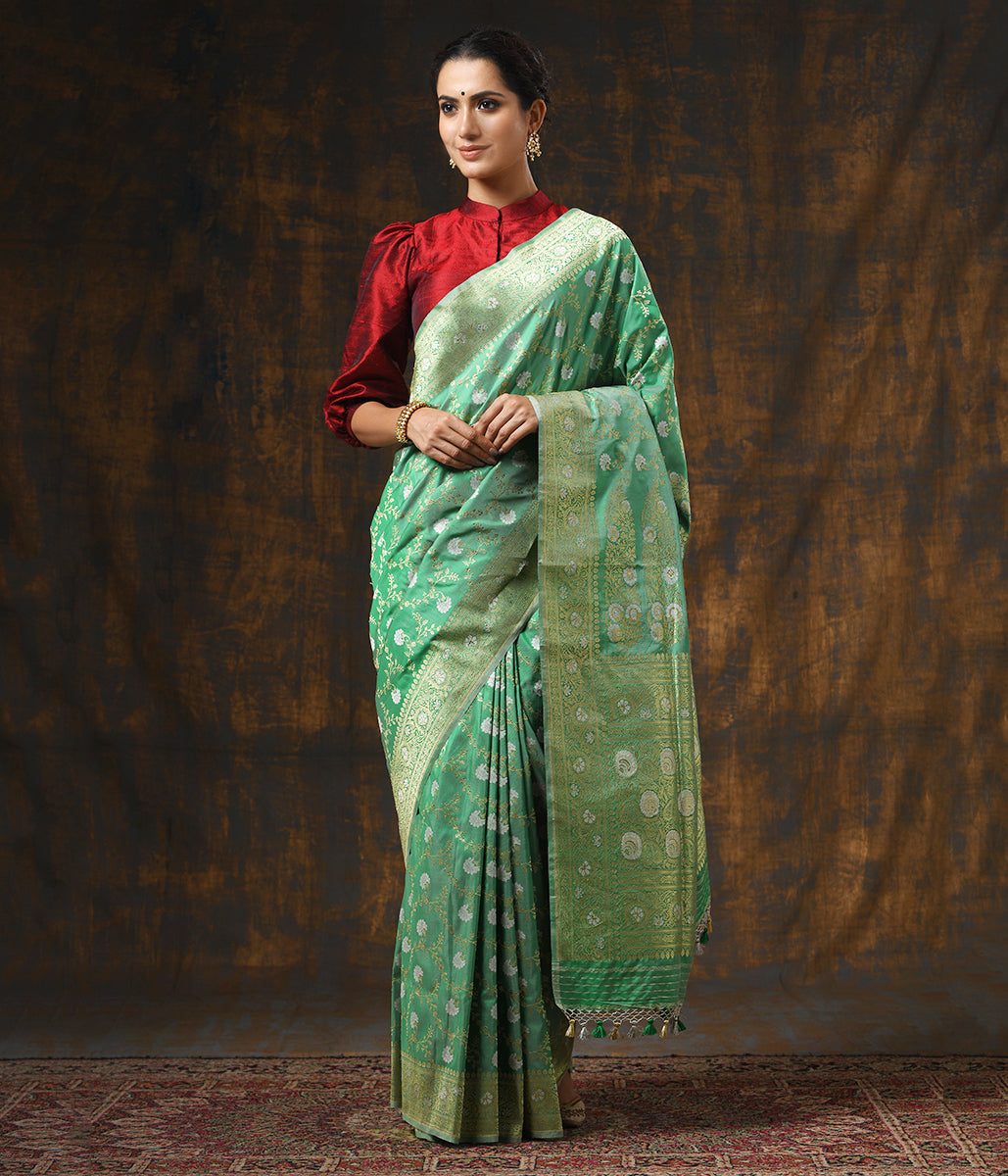 Handloom_Light_Green_Dual_Tone_Banarasi_Jangla_with_Floral_Jaal_WeaverStory_02