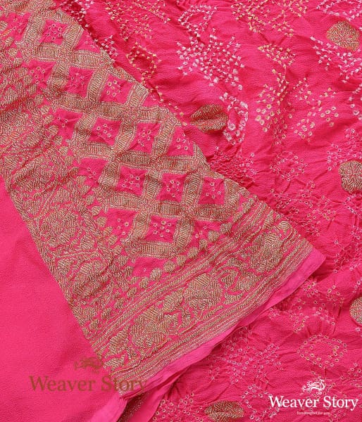 Handwoven_Pink_Kadhwa_Bandhani_Dupatta_WeaverStory_02