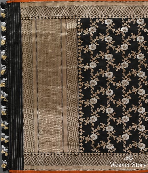 Handwoven_Black_Kadhwa_Jangla_Dupatta_WeaverStory_02